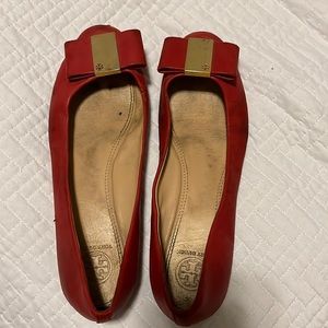 Red Tory Burch Chase flats with gold bow size 8.5